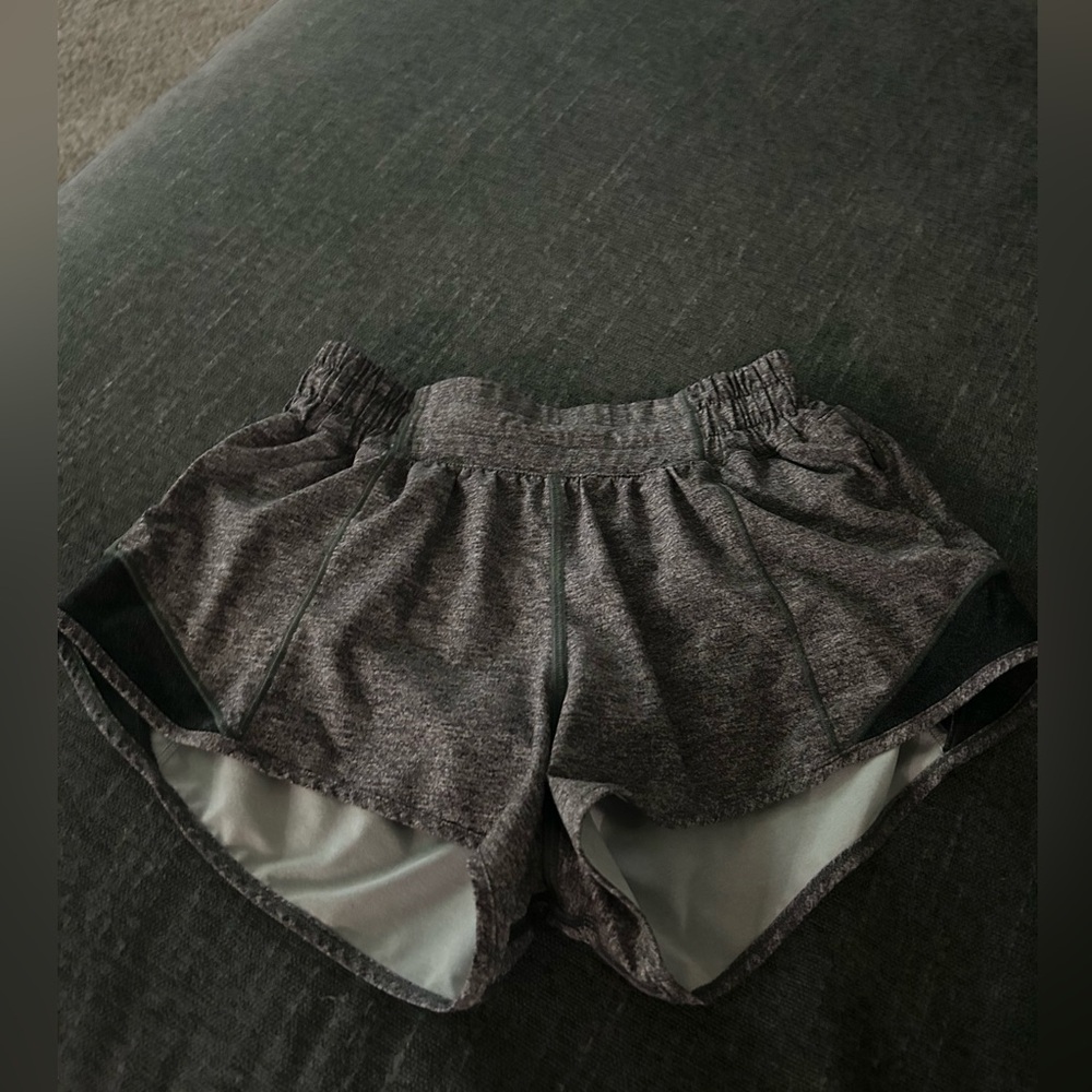 lululemon hottie hot shorts, low rise, 2.5, black/grey print